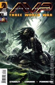 Aliens vs. Predator: Three World War #5
