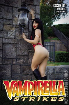 Variant Cover for Vampirella Strikes #1