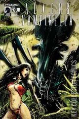 Cover for Aliens / Vampirella #4